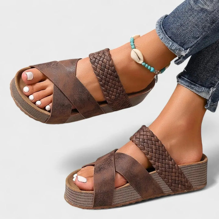 Alivia Women&