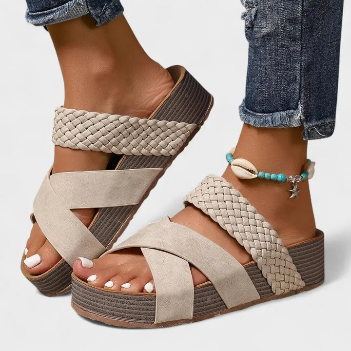 Alivia Women&