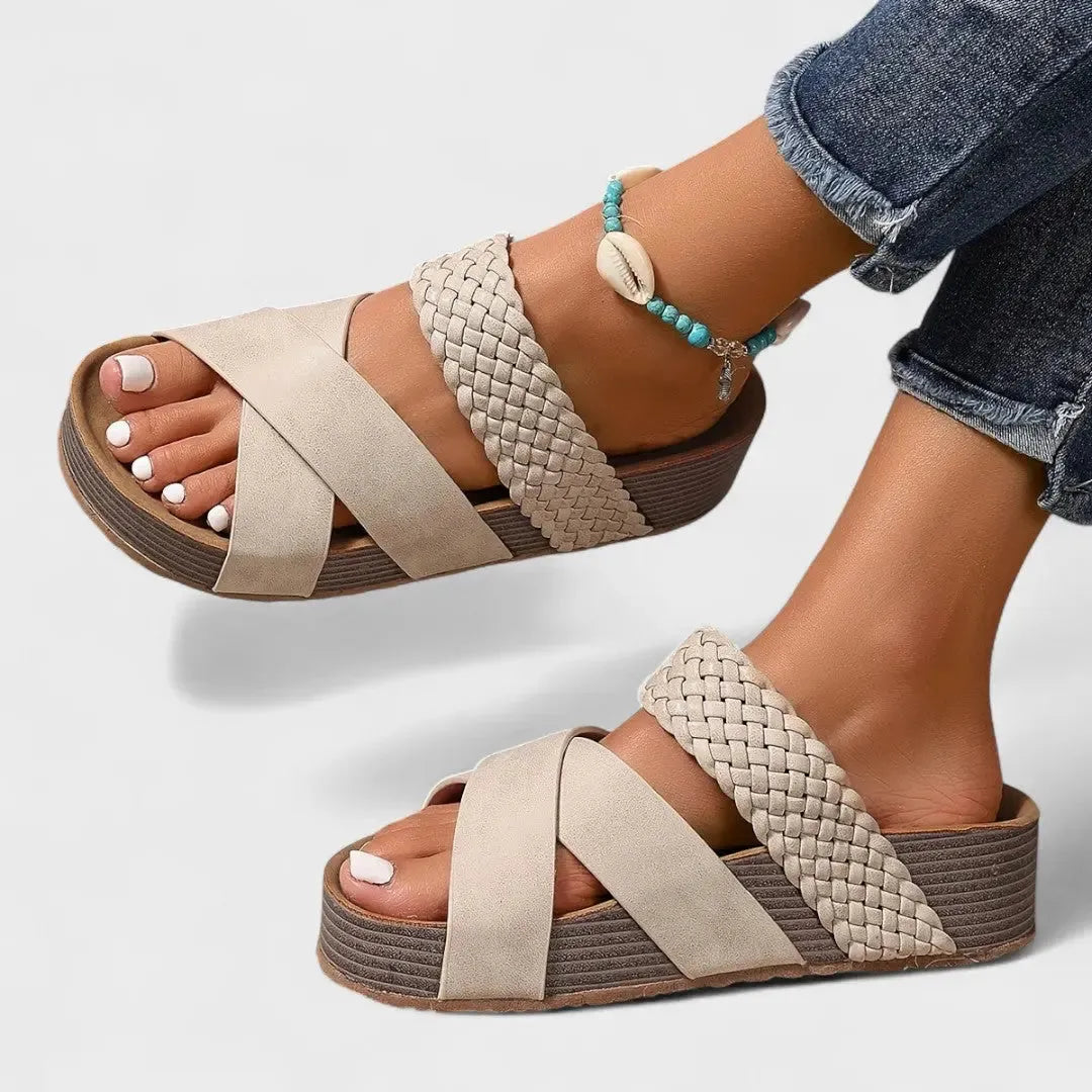 Alivia Women&