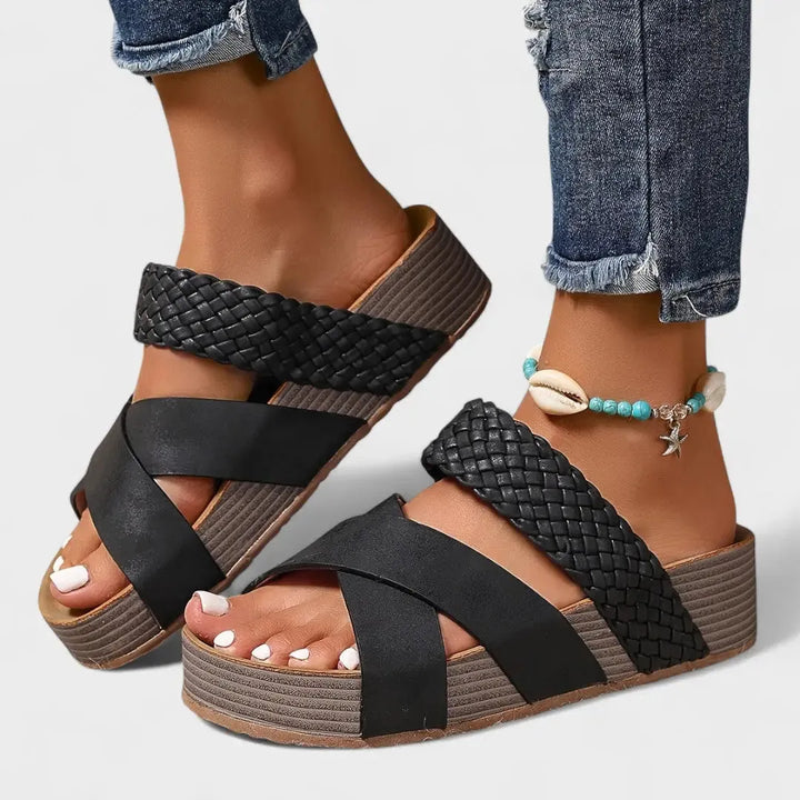 Alivia Women&