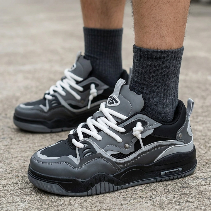 Low-Top Sporty Casual Sneaker for Men