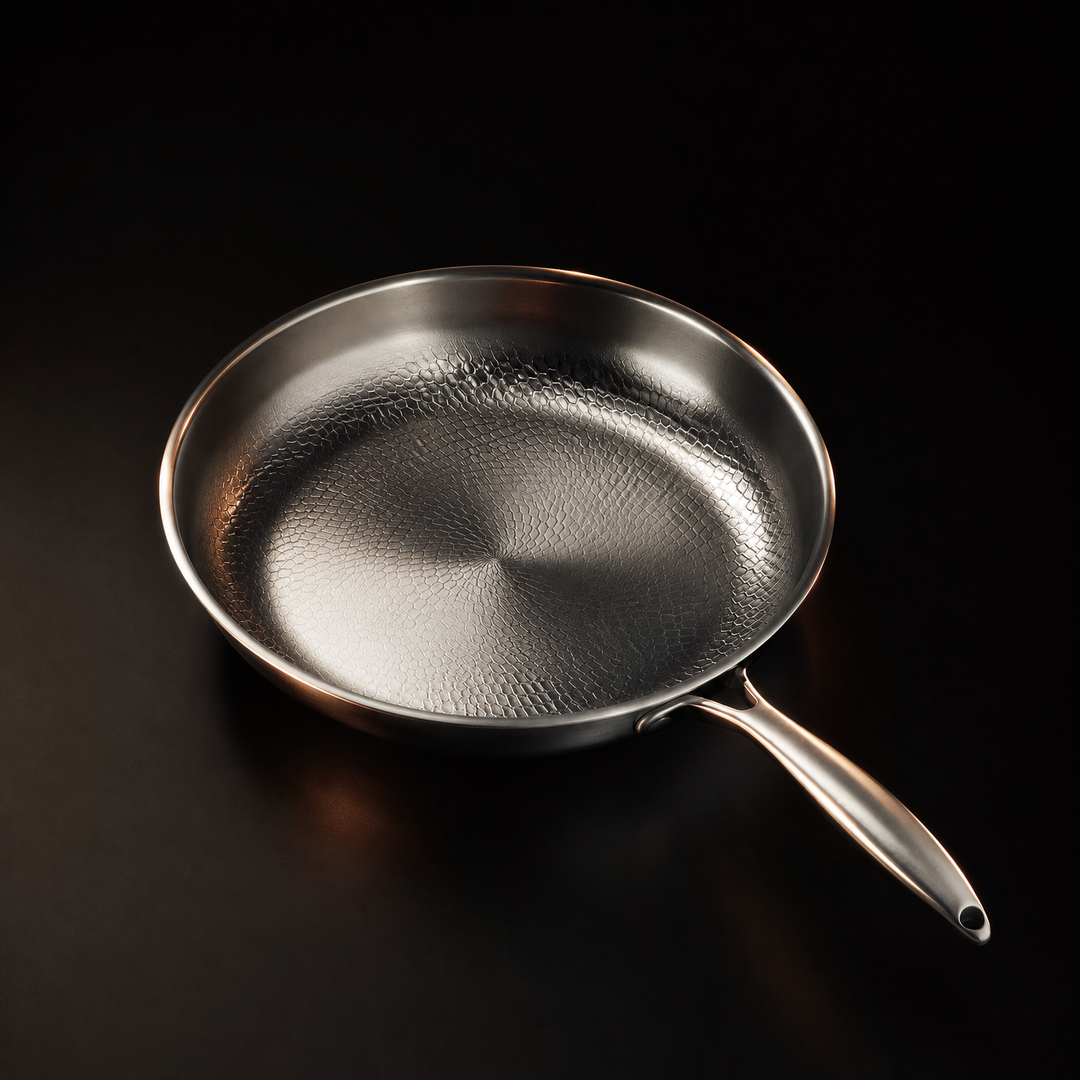 Gehamerde Titanium Pan