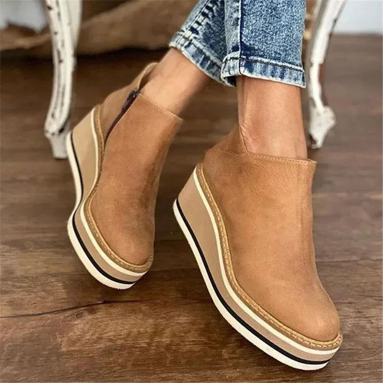 Riva Women's Platform Slip-On Chelsea Boots