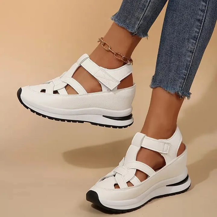 Saskia Women&