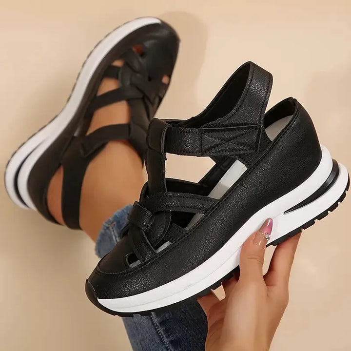 Saskia Women&